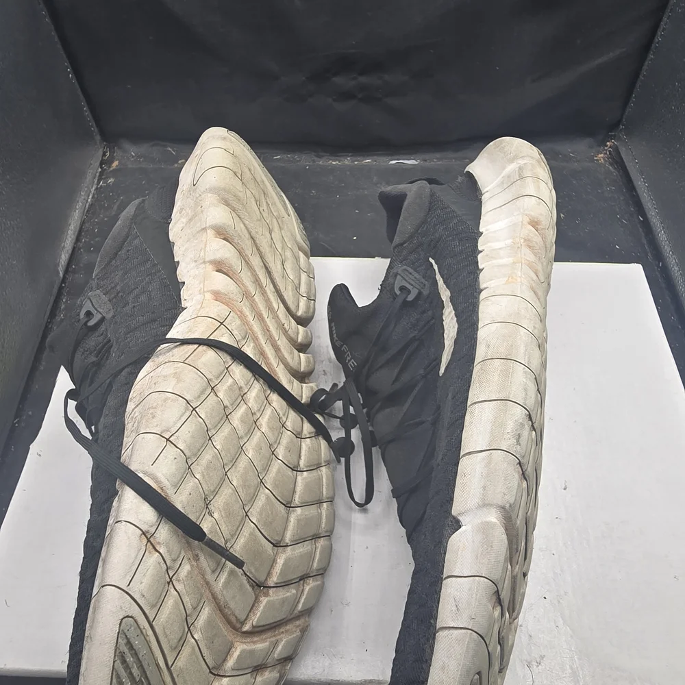 Nike Black and White Athletic Shoes‎